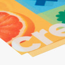 Detailaansicht Textilbanner Flag im Wunschformat mit Ihrem Druck - B1-zertifiziert.
Mit Beispieldruck zur besseren Struckturansicht.