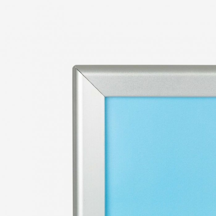 Gehwegschilder mit Schwenkfuss Detailbild Rahmen Ecke