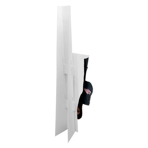 Die Pappfigur und die Rückenstütze werden ab 100cm gefalzt und für den Transport gefaltet. 