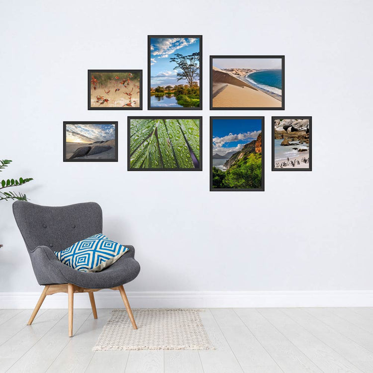 Poster-Set "Afrika" Rückseite in einer Leseecke an der Wand.