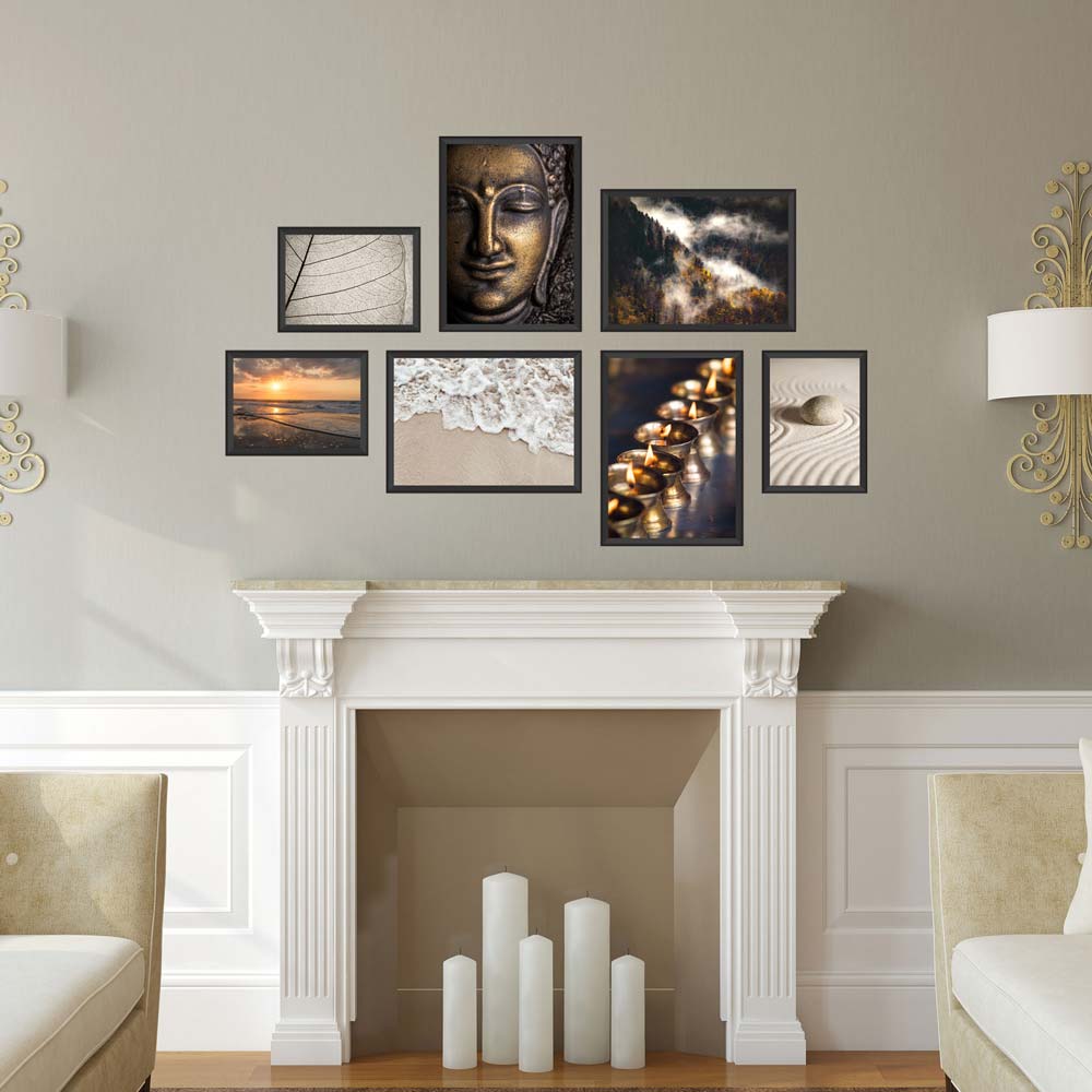 Poster-Set "Meditation Yoga" Rückseite in hellem Wohnzimmer mit Kamin.