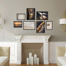 Poster-Set "Meditation Yoga" Rückseite in hellem Wohnzimmer mit Kamin.