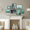 Poster-Set "Meditation Yoga" Vorderseite in hellem Wohnzimmer mit Kamin.