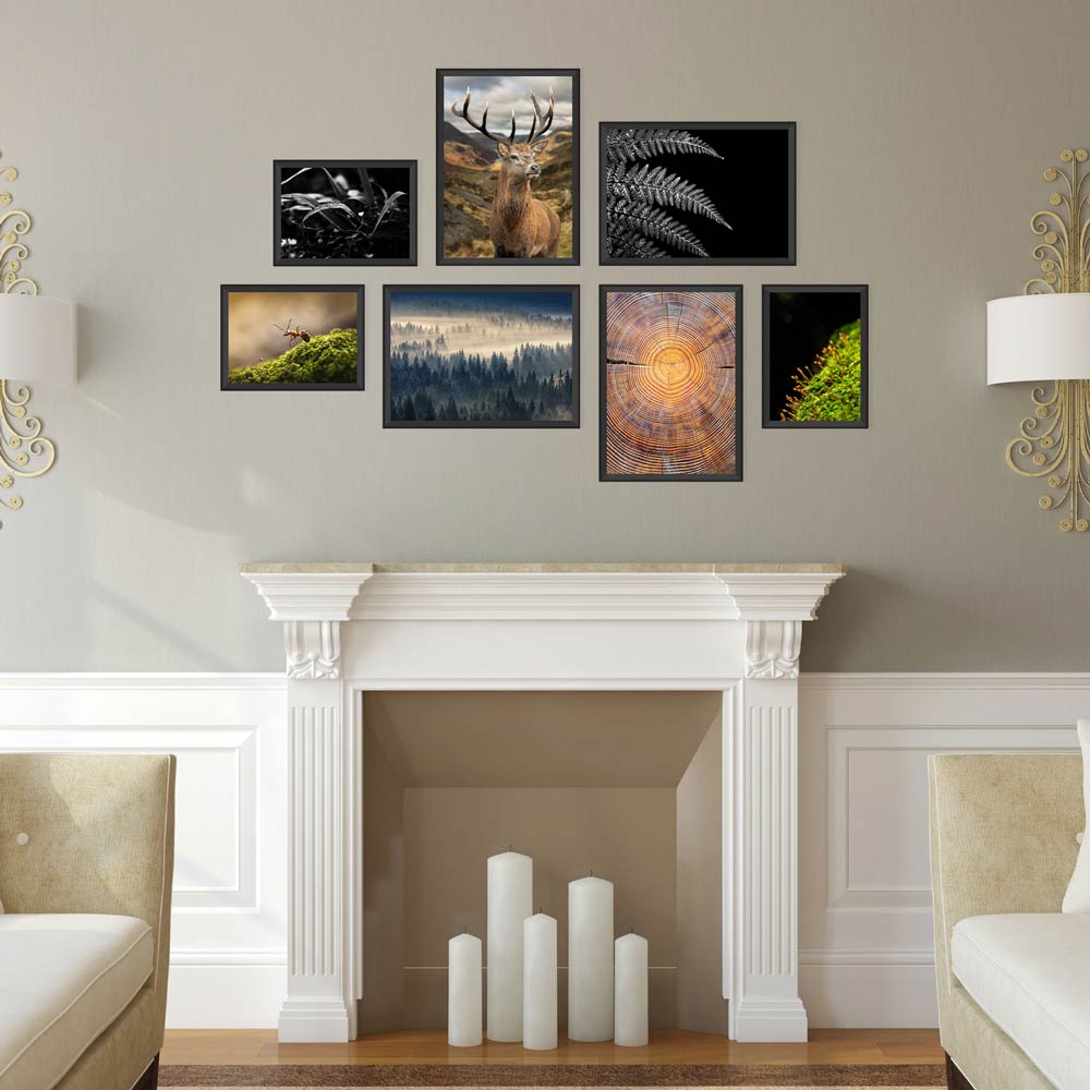 Poster-Set "Wald" Rückseite im Wohnzimmer über einem Kamin.
