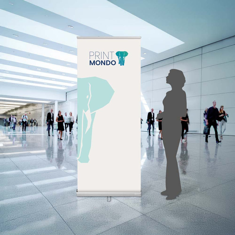 Beispielfoto einer Messehalle mit dem Roll Up Single Premium in der Komplettansicht.