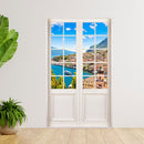 200cm großer Aufkleber für Wand und Möbel in Form einer Terrassentür für Praxis und Büroräume. Hier mit dem Motiv Dorf am See im Sommer. An einer weissen Wand neben großen Zimmerpflanzen verklebt.