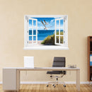 Kleine Auszeit zum LIeblingsort, erholsames Wandbild, selbstklebend mit Blick aus einem gedrucktem Fensterrahmen mit Ostseebild "Strand mit Möwen" über einem Büro Tisch an einer gelben Wand.