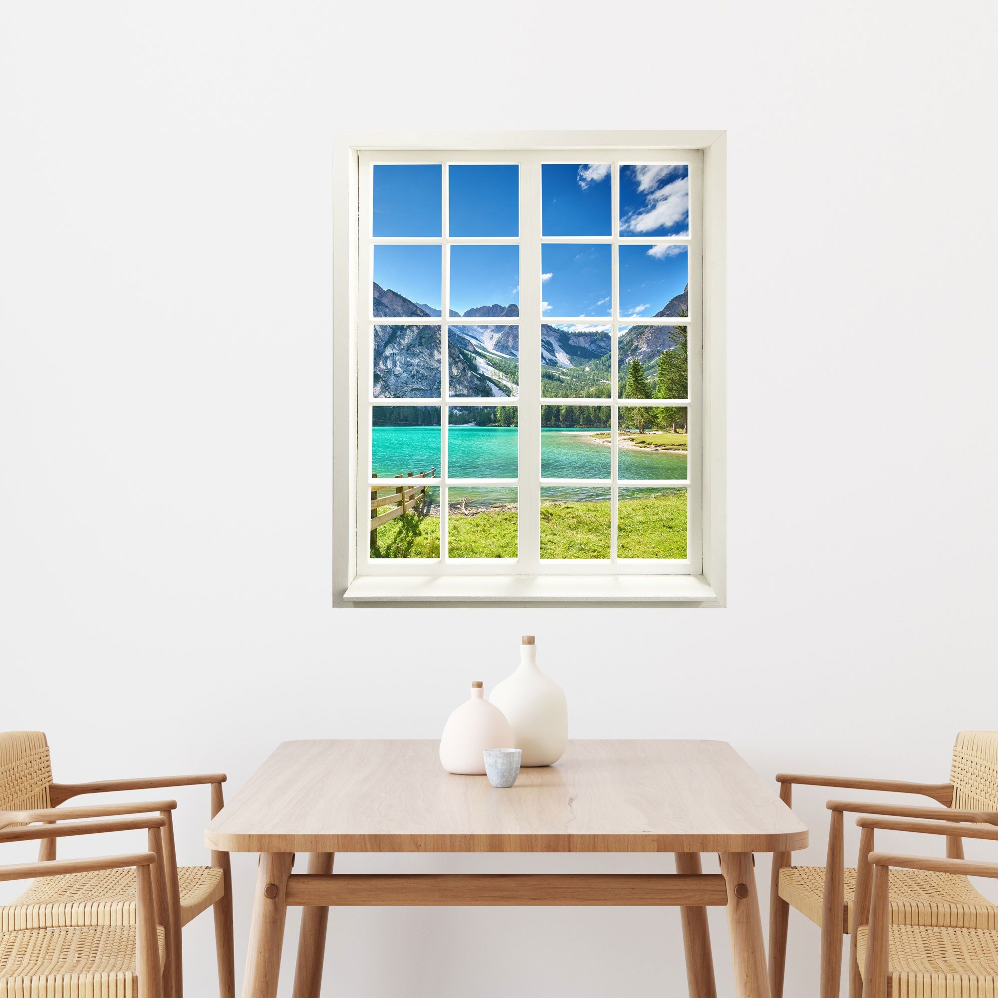 Selbstklebendes Wandaufkleber-Bild für Flur, Bad oder Wohnzimmer mit Fensterrahmen. Hier mit dem Ausblick "See-Türkis" in den Bergen, über einem Esstisch.