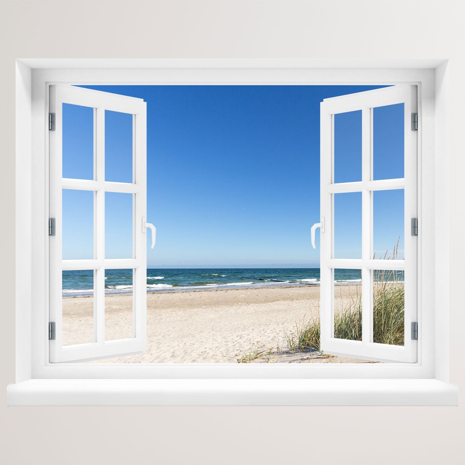 Offenes Fenster mit Blick auf Sandstrand, Meer und blauen Himmel – dekoratives Fensterbild mit 3D-Effekt für sommerliches Urlaubsfeeling im eigenen Zuhause.