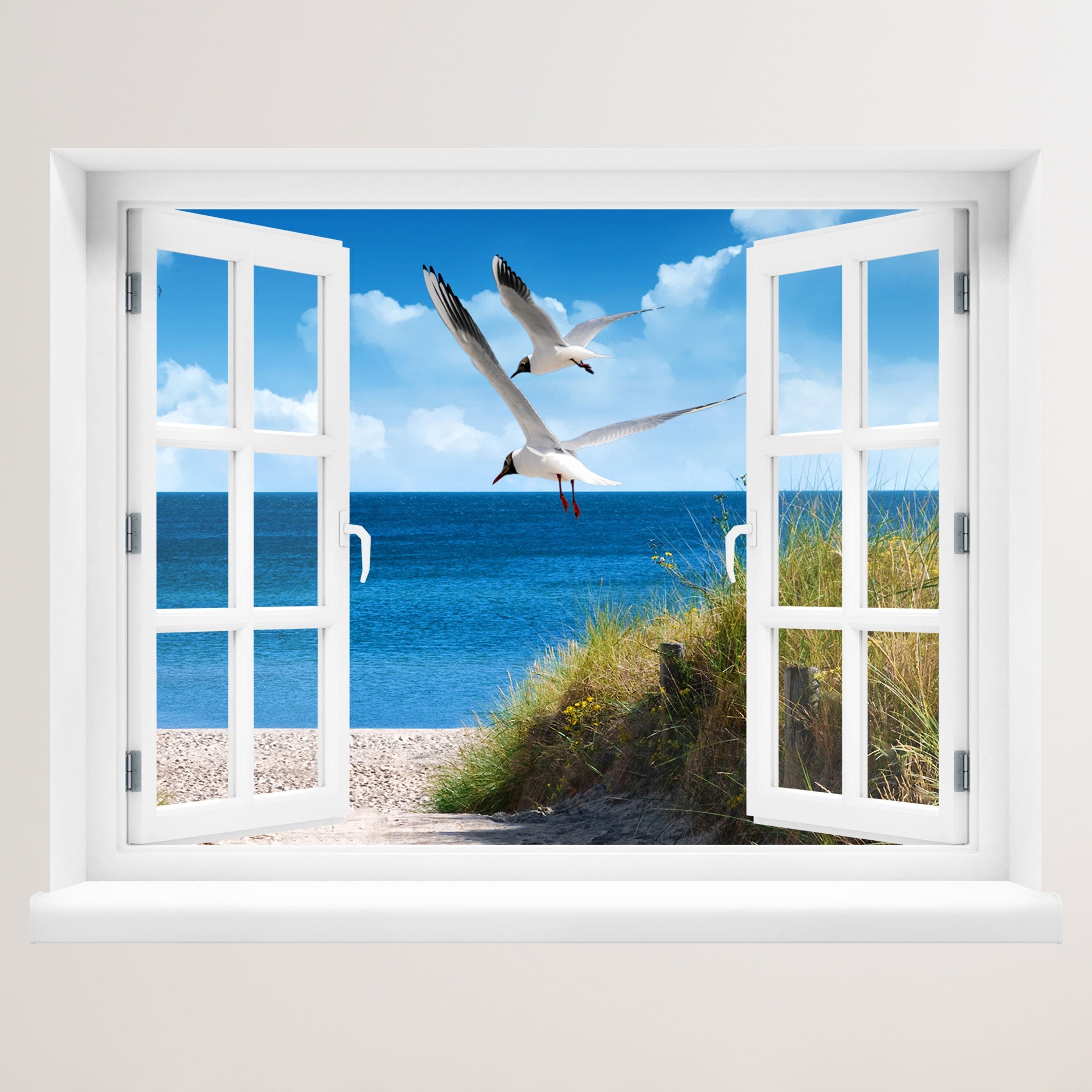 Wandaufkleber Aussicht aus dem geöffnetem Fenster auf Strand mit Möwen.