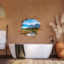 Wandaufkleber, Wanddurchbruch "Italienische Berge" in gemütlichem Badezimmer über der Badewanne.