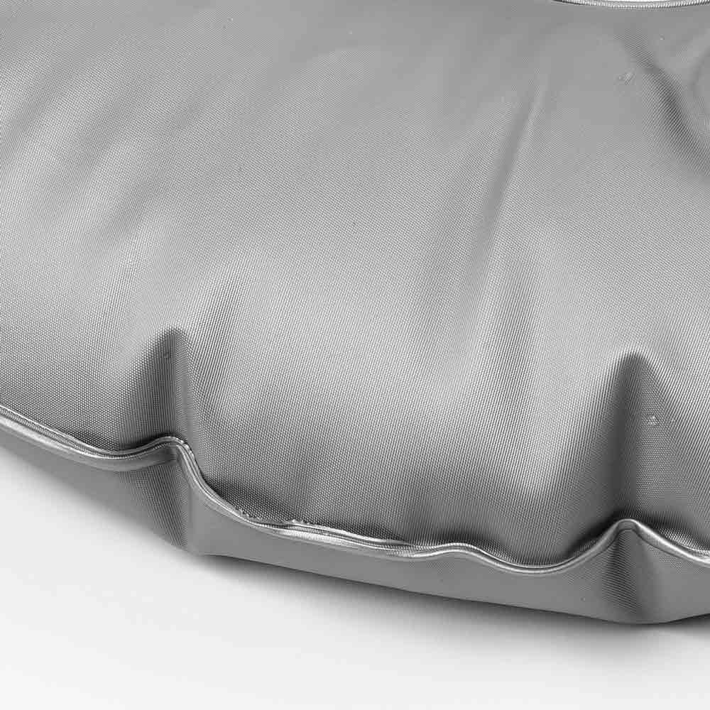 Detailansicht des Wasserbeutels bei der Schweissnaht für das Beachflag.